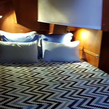 Botel Le Dimore Charter- Elma